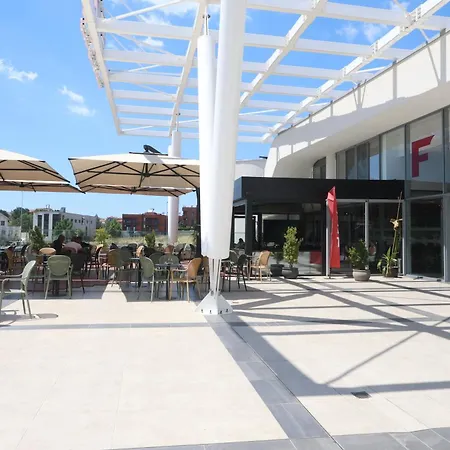 Metro Hotel Terminal-2