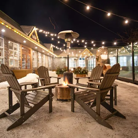 Coast Canmore Hotel & Conference Centre-3