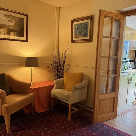 Charde Guest House-2