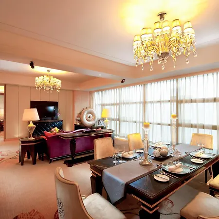 Hilton Guangzhou Baiyun-Canton Fair Free Shuttle Bus Service And Free Registration-3
