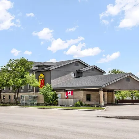 Super 8 By Wyndham Winnipeg West-2