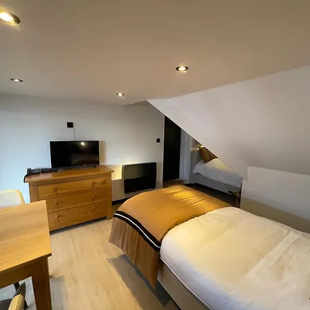 Hotel B&R Piano 2 - Louvain-La-Neuve - Mont Saint Guibert-2