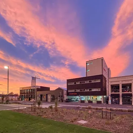 Ramada Suites By Wyndham Christchurch City-2