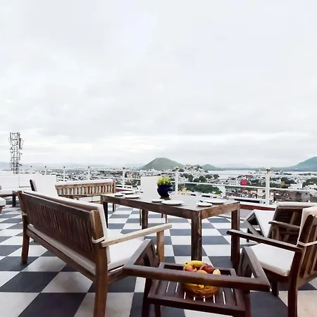 Raj Kuber - A Boutique Lake View Hotel-3