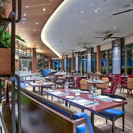 Hilton Da Nang-2