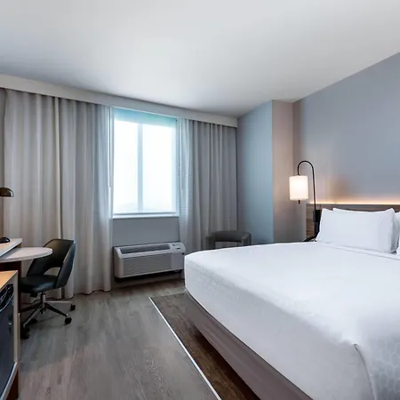 Wyndham Garden Miami International Airport-3