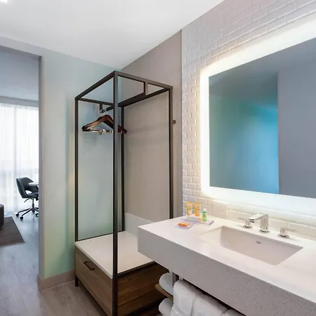 Wyndham Garden Miami International Airport-2