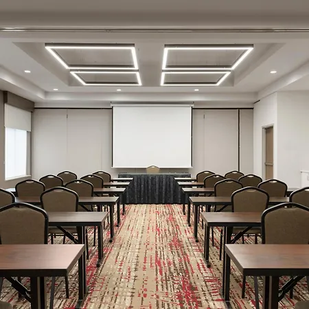 Hilton Garden Inn Portland Airport-3