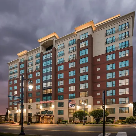 Hampton Inn & Suites National Harbor-Newly Renovated-3