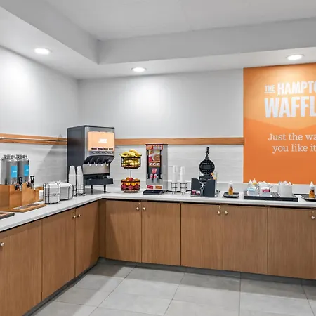 Hampton Inn & Suites National Harbor-Newly Renovated-2