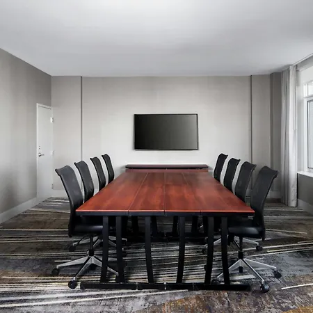 Courtyard By Marriott Montreal Airport-3