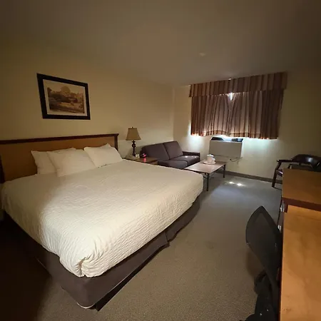 Park West Inn-3