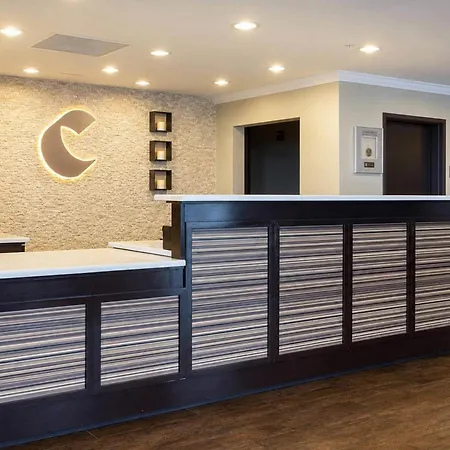 Comfort Suites Near Westchase On Beltway 8-2