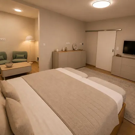 Hotel Marathon-2