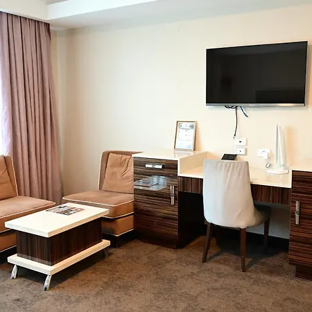 Swan River Hotel-2