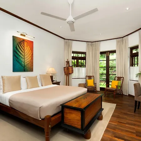 Stafford Bungalow - Exclusive Luxury Within A Private Tea Estate-3