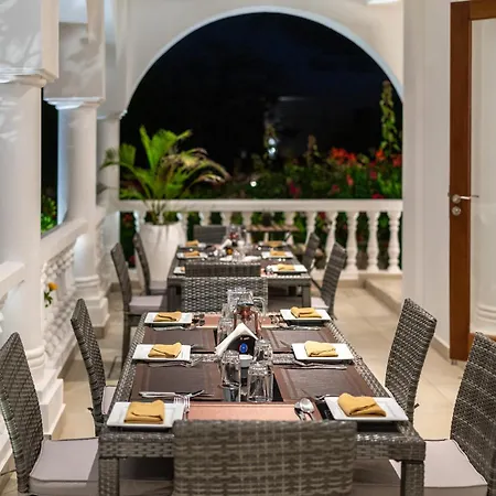 Villa Branca Diani Boutique Luxury & Personalized Service-3
