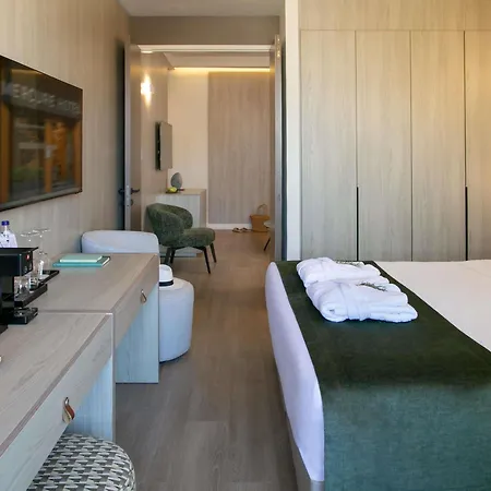 Mercure Larnaca Finikoudes Beach-2