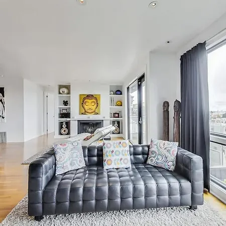 Luxury 3Br Home - Pano Views, Steam Room & Deck-2