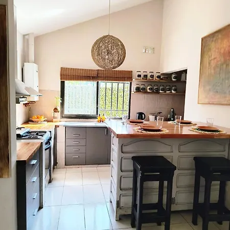 Excepcional Casa En Carlos Paz Con Piscina A Dos Cuadras Del Rio-2