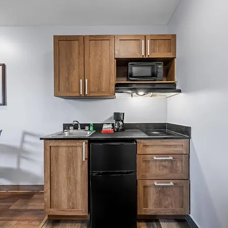 Suburban Studios Charlotte - Ballantyne-3