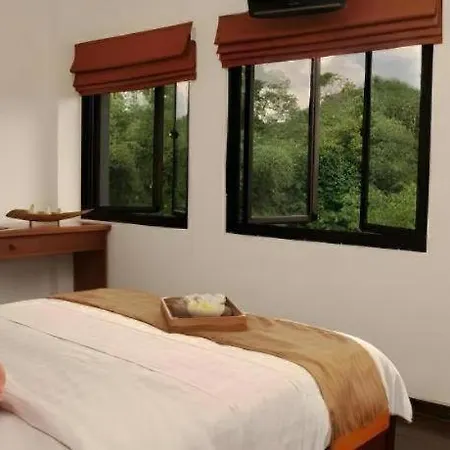 Hotel Amira Pasteur-2