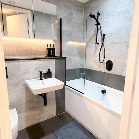 2Br 2Ba Apartment In The Heart Of Manchester-2