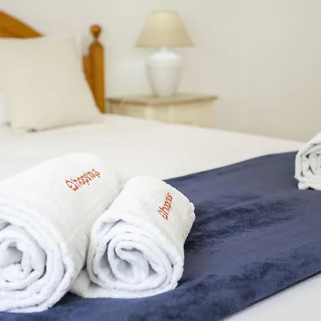 Areias De Sao Joao 2Br Apartment - Shared Pool & Terrace, By Hopstays-3