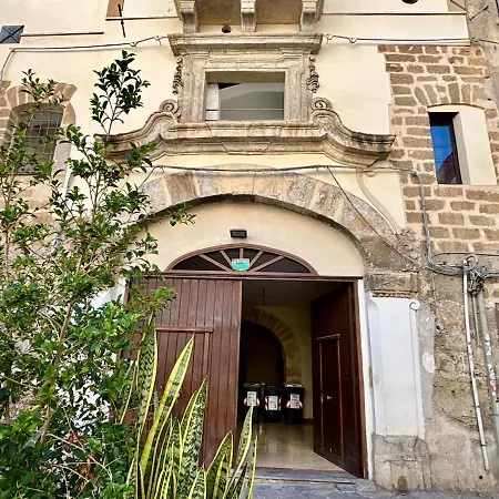 Cubbula I - Bright Apartment, Palermo Old Town-3
