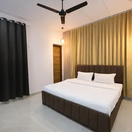 Premium 2Bhk Luxury Stay Near Noida Sector 62-3