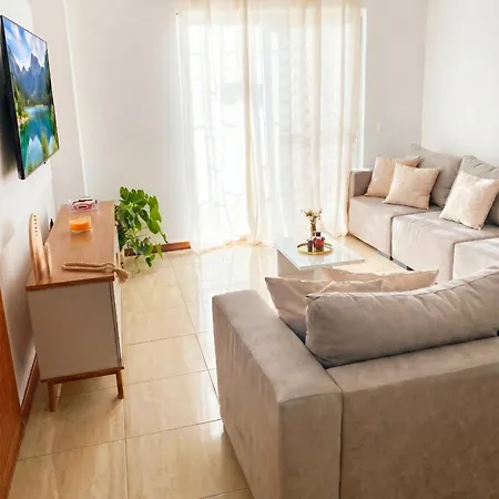Modern 1Br Near Plateau Ideal For 4 Guests-2