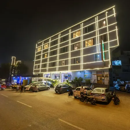 Hotel Clark-Ston Runway Near Igi Airport-2