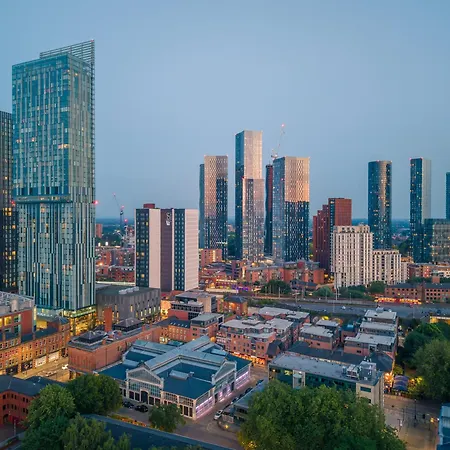 Aloft By Marriott Manchester City Centre-3