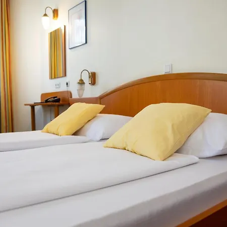 Suite Hotel 900M Zur Oper-3