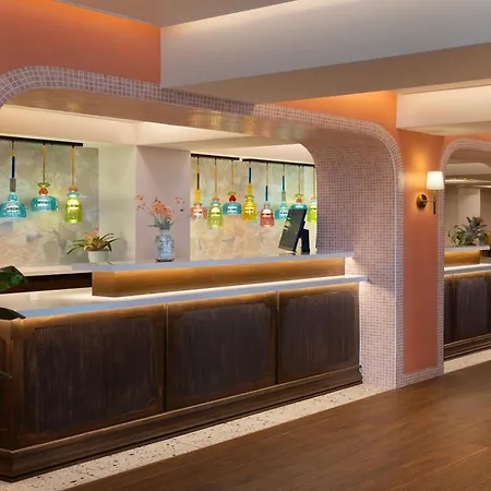 Ocean Key Resort & Spa, A Noble House Resort-3