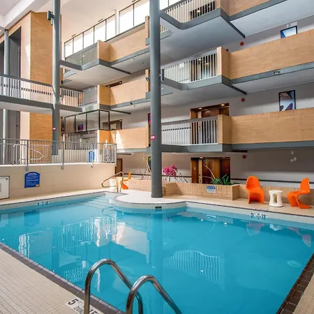 Coast Calgary University Area Hotel By Apa-2