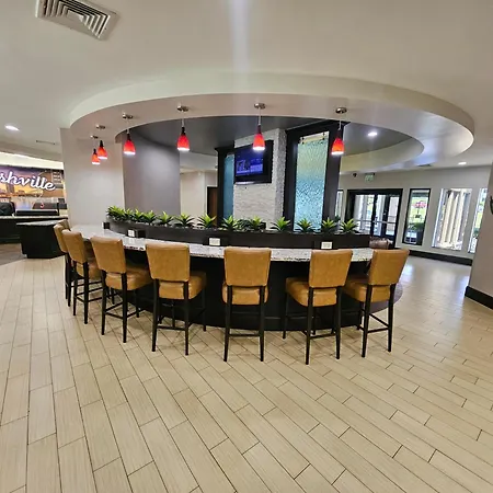 Club Hotel Nashville Inn & Suites-3
