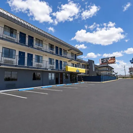 Days Inn By Wyndham El Paso I-10 East-3
