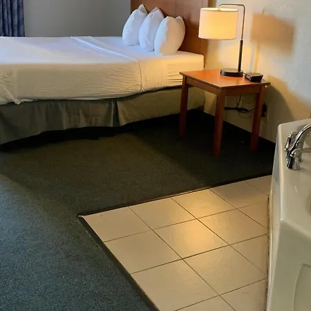 Days Inn By Wyndham Louisville Airport Fair And Expo Center-3