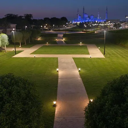 The Ritz-Carlton Abu Dhabi, Grand Canal-3