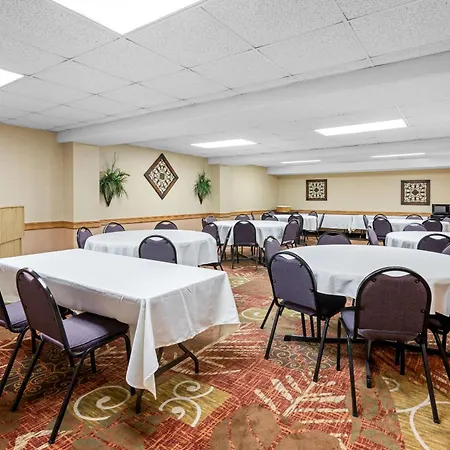 Comfort Inn At Thousand Hills-2