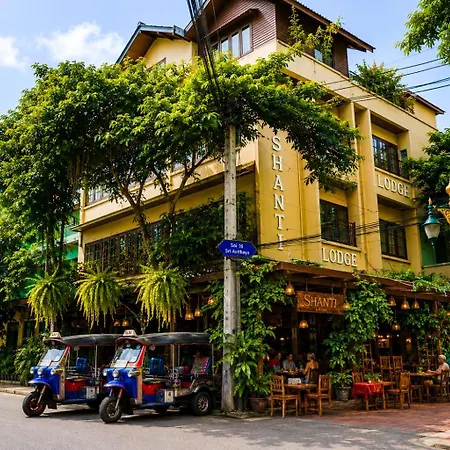 Shanti Lodge Bangkok-3
