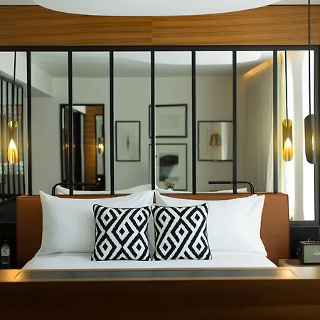 Renaissance Paris Republique Hotel & Spa-3