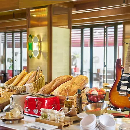 Hard Rock Hotel Madrid-3