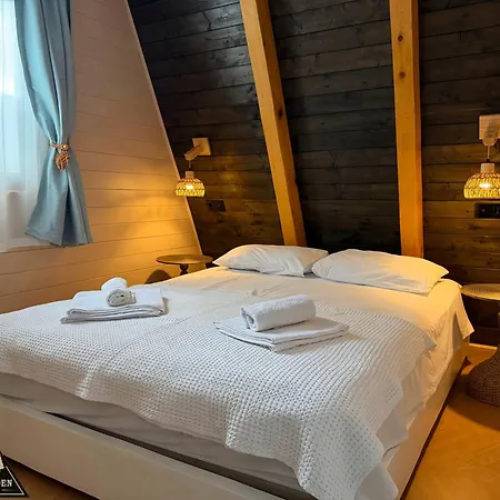 Garden Hotel, Pool & Park & Cottages-3