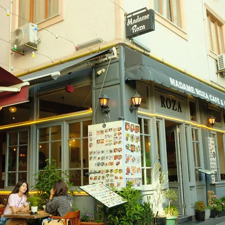 Madame Roza-2