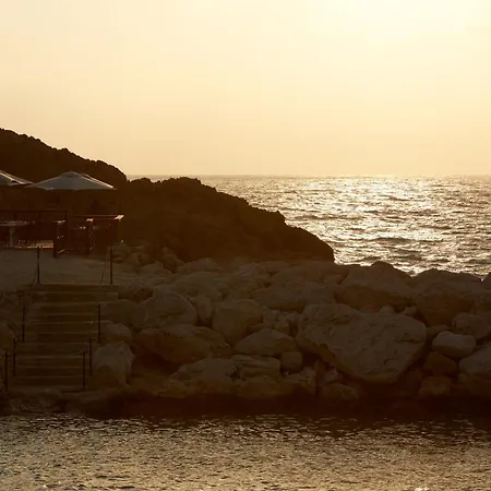 Mare Paphos-3