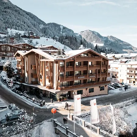 Hotel Cosmea - Your Dolomites & Honeymoon Experience-3