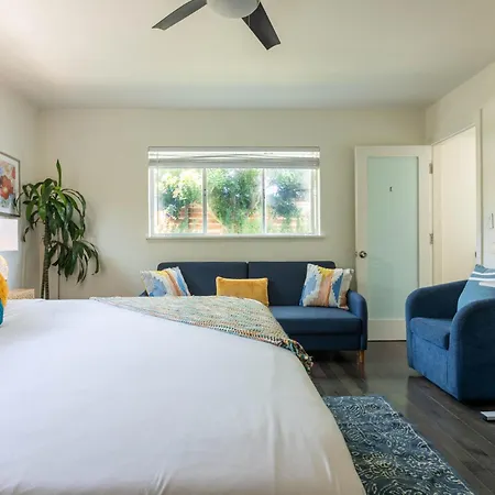 Overlooking Marina Del Rey Sailboats, Is Green Ginger Playa Del Rey On The Bluff,-2
