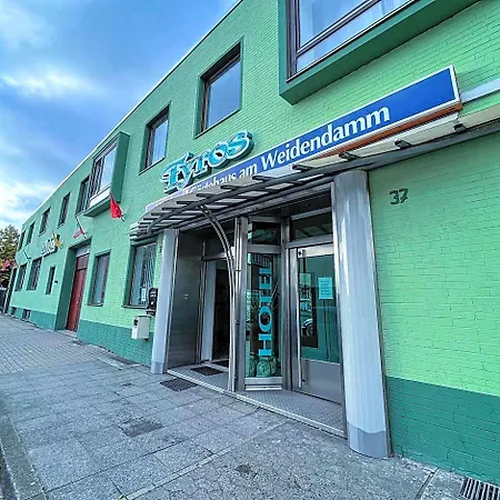 Tyros Hotel Und Gaestehaus Am Weidendamm-2